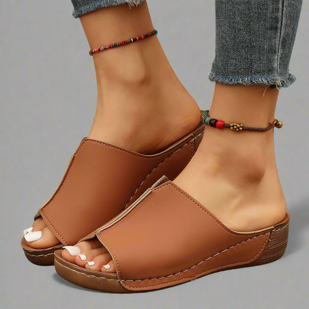 Noemi | Sandalias de cuña hechas a mano de material premium