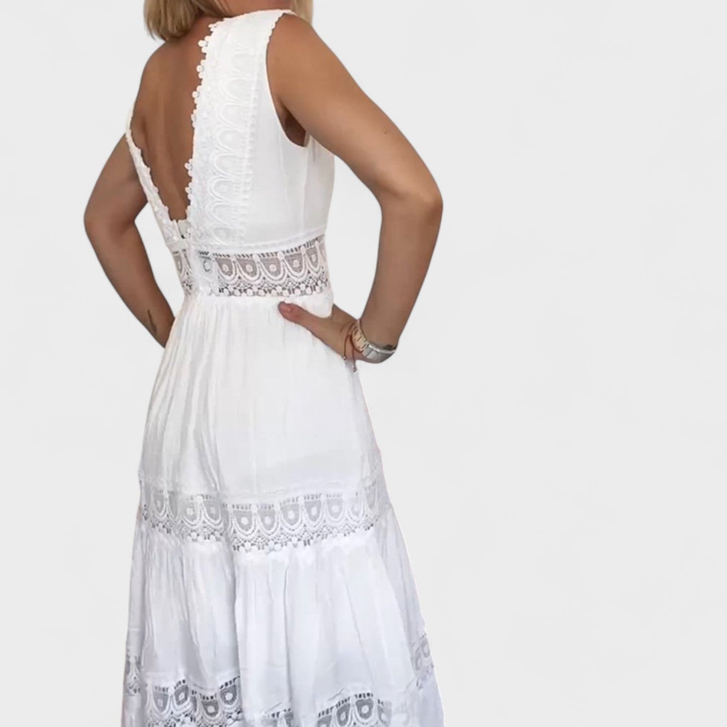 Noémie – El vestido bordado que revela tu lado más romántico