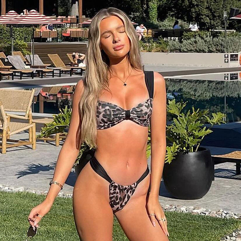 Kynlee | Traje de Bikini de Dos Piezas con Tres Puntos