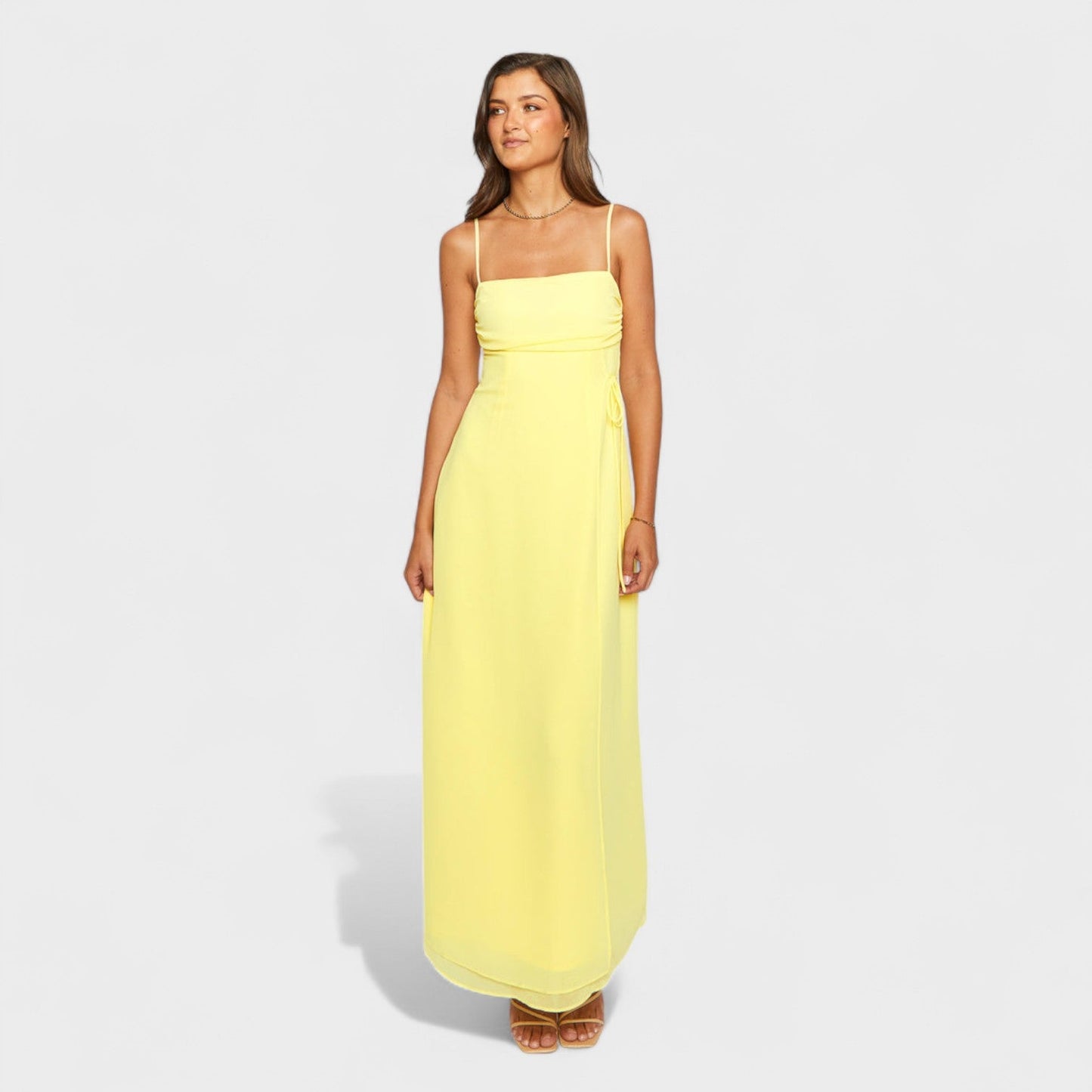 Flossie – Vestido Maxi Amarillo con Lazo Lateral