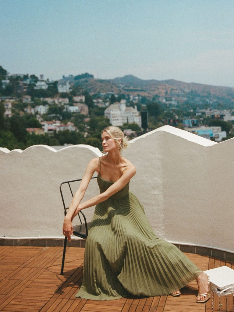 Katarzyna | Vestido midi plisado con corsé