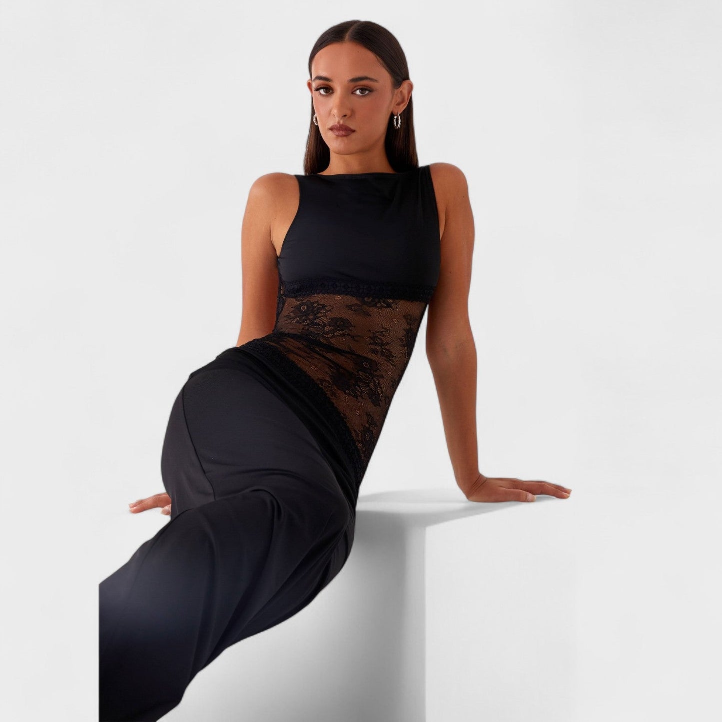Lucinda – Vestido Largo con Encaje Negro