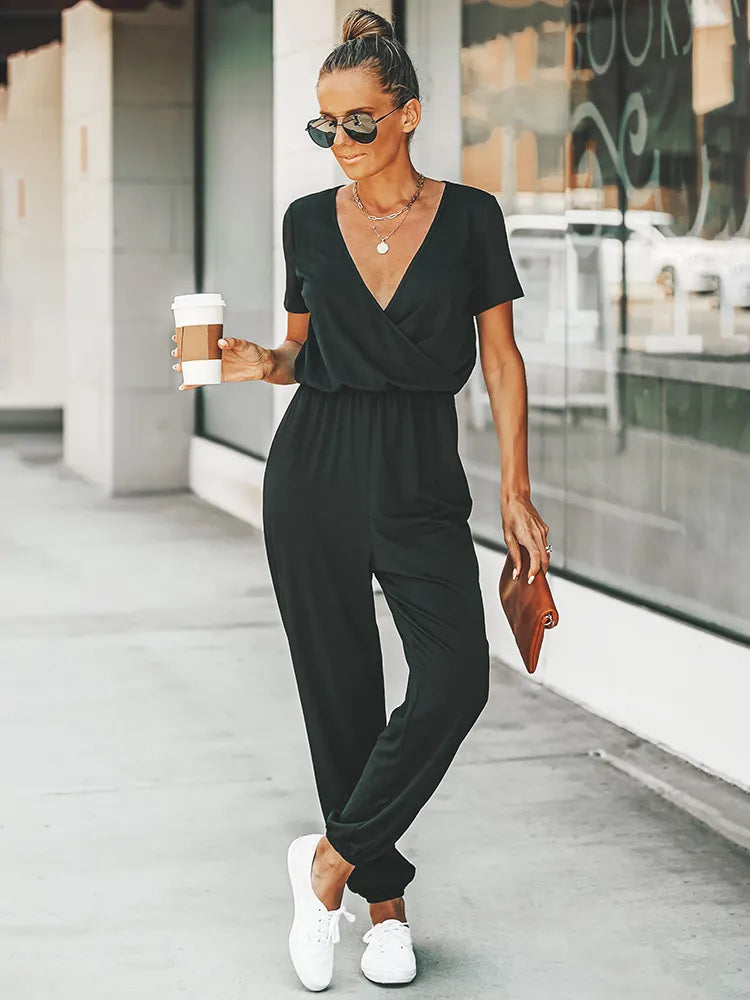 Mono negro con mangas cortas