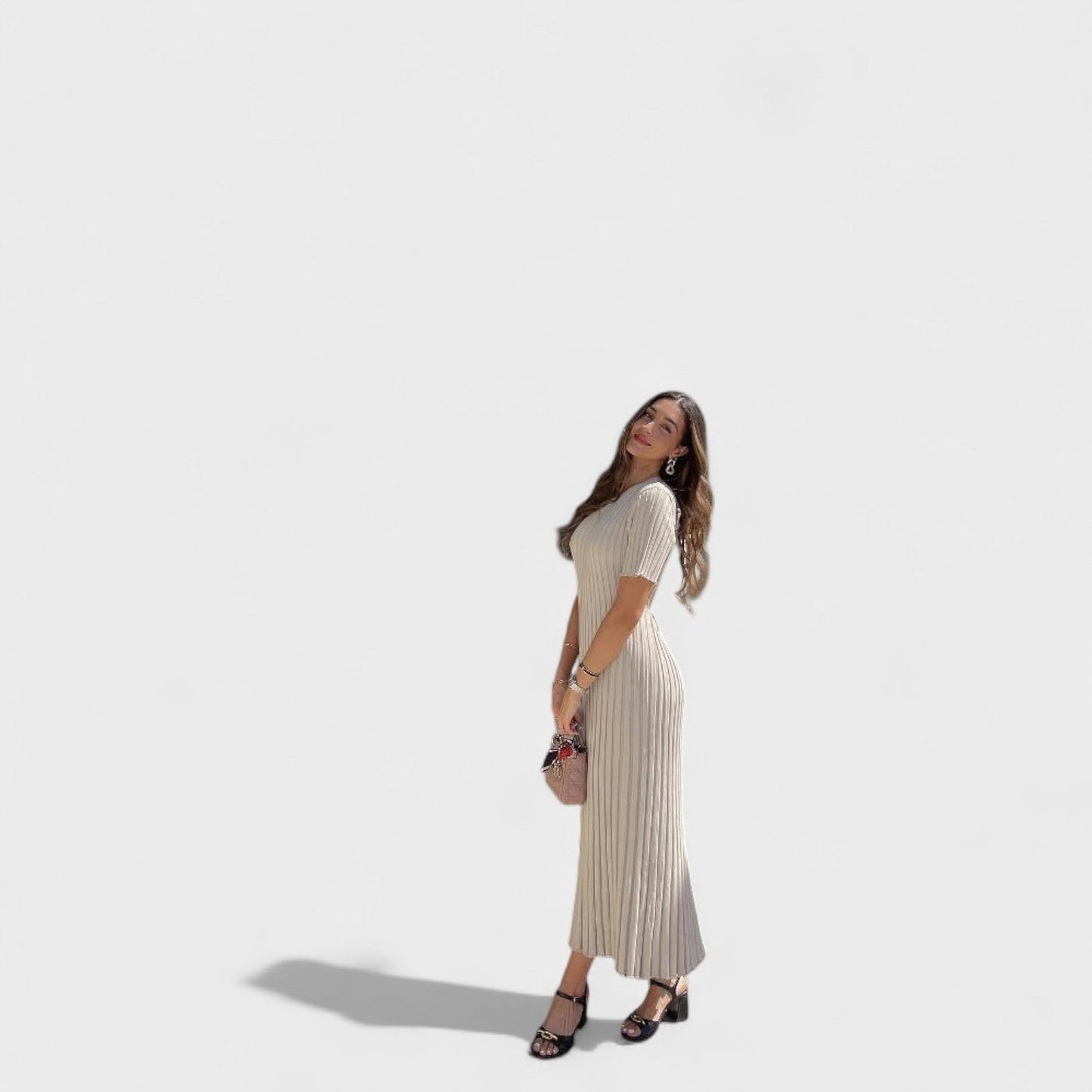 Camila – El vestido de punto que abraza tu estilo natural