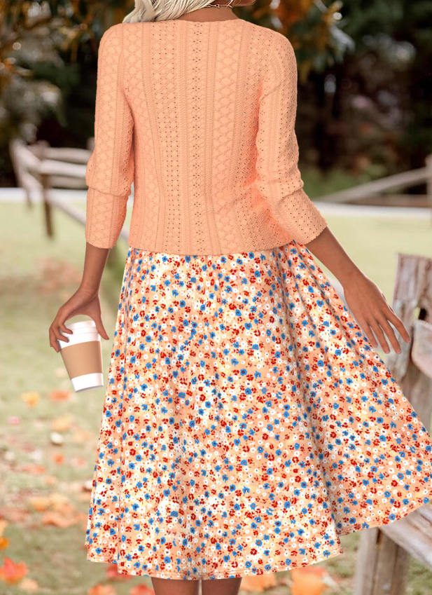 Vestido naranja con estampado de flores y mangas largas y chaleco
