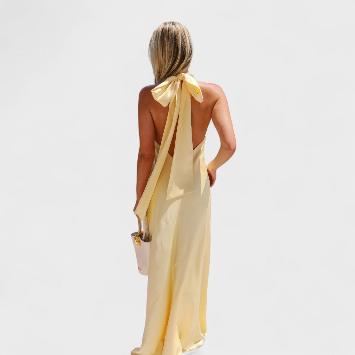 Martina – Vestido Satinado de Lazo