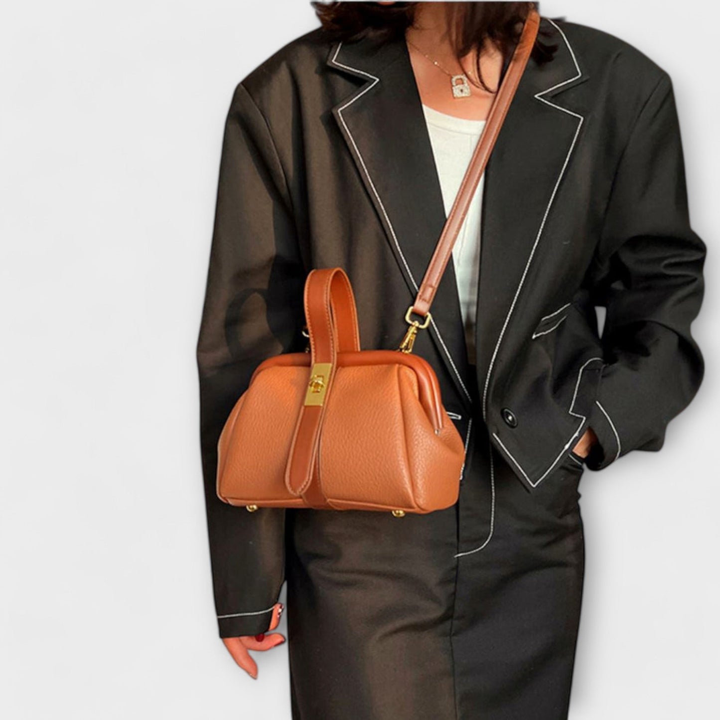 Rita. – Bolso retro