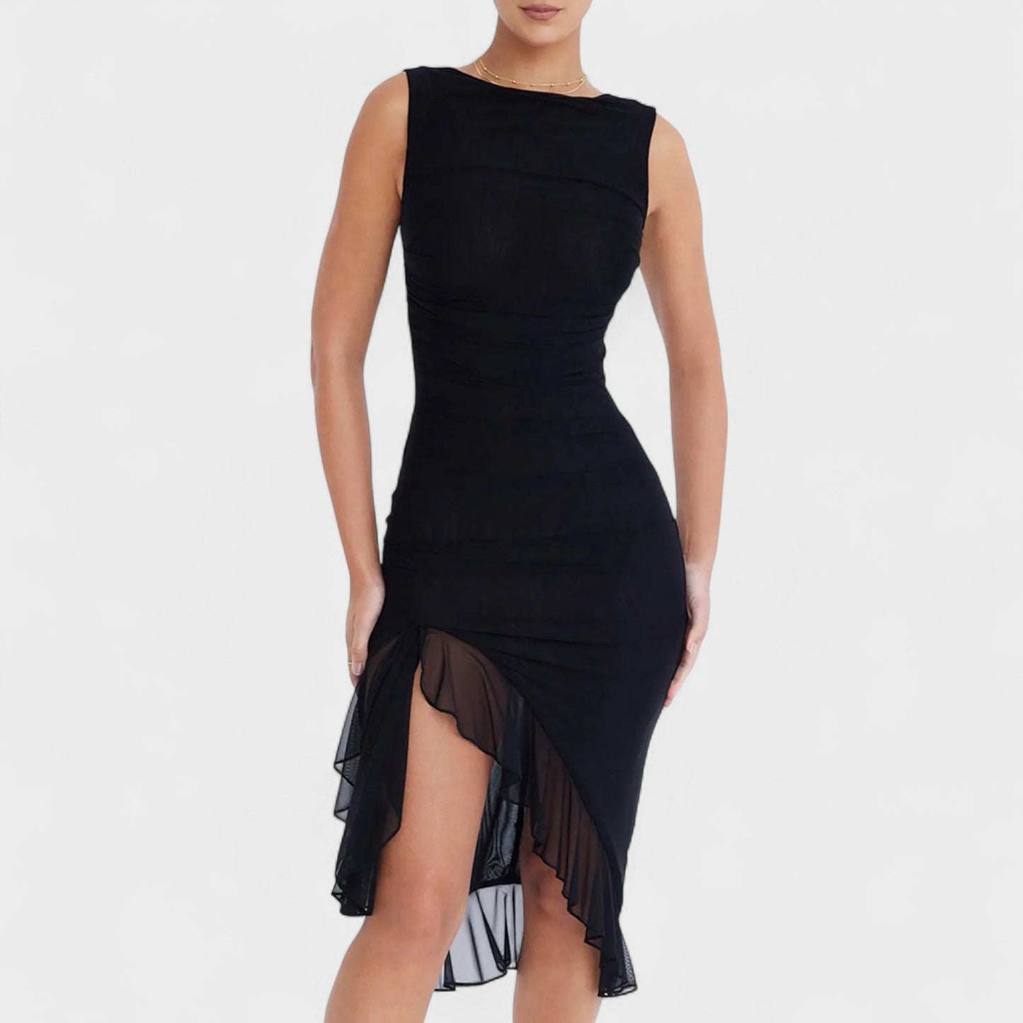 Lucía – El vestido negro que transforma cada mirada