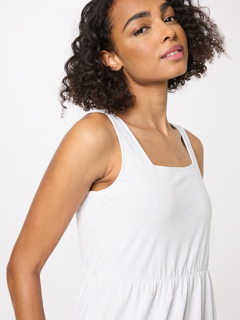 Vestido midi informal de verano con tirantes y diseño clásico