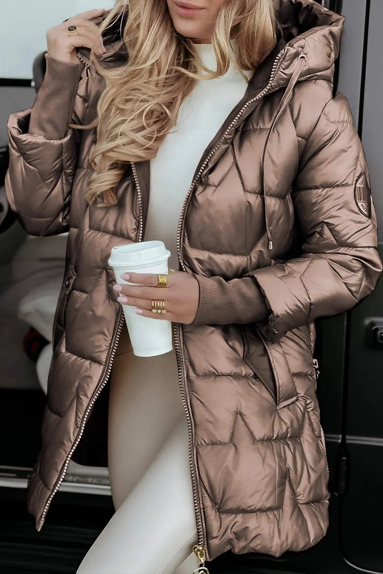 Nolwen - Abrigo de Invierno Elegante con Capucha y Acolchado