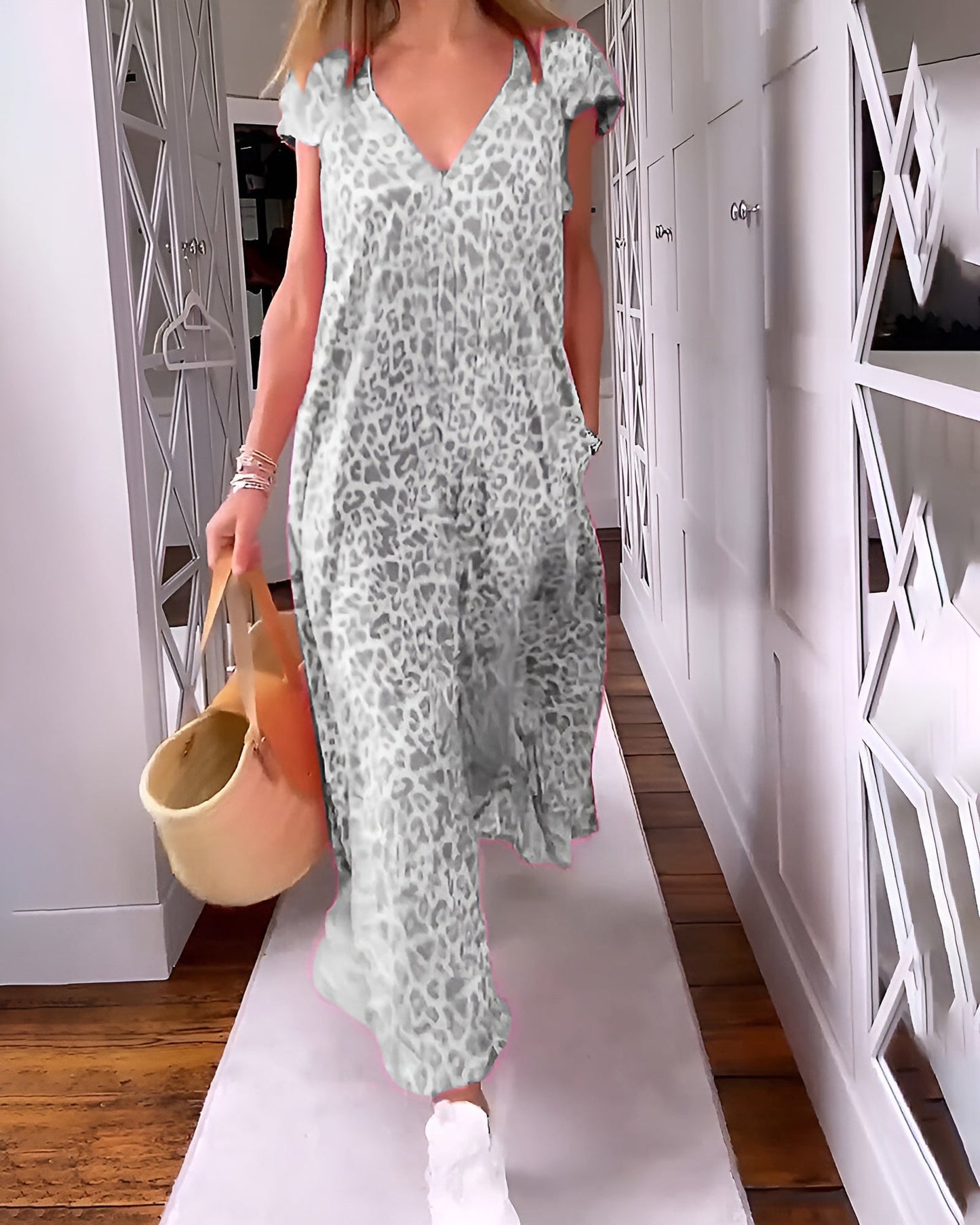 Véronique | Vestido largo de cuello en V con estampado y mangas cortas