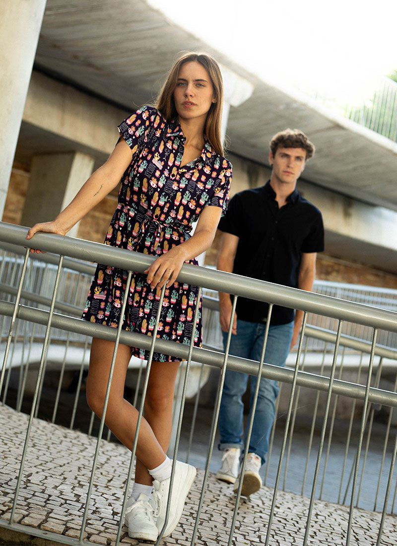 Vestido corto casual con mangas cortas para un mira diario con estilo