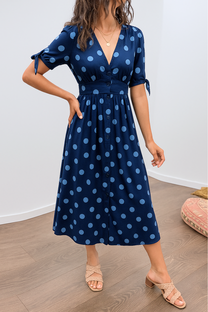 Brigitte™ | Elegante vestido de lunares con escote en V