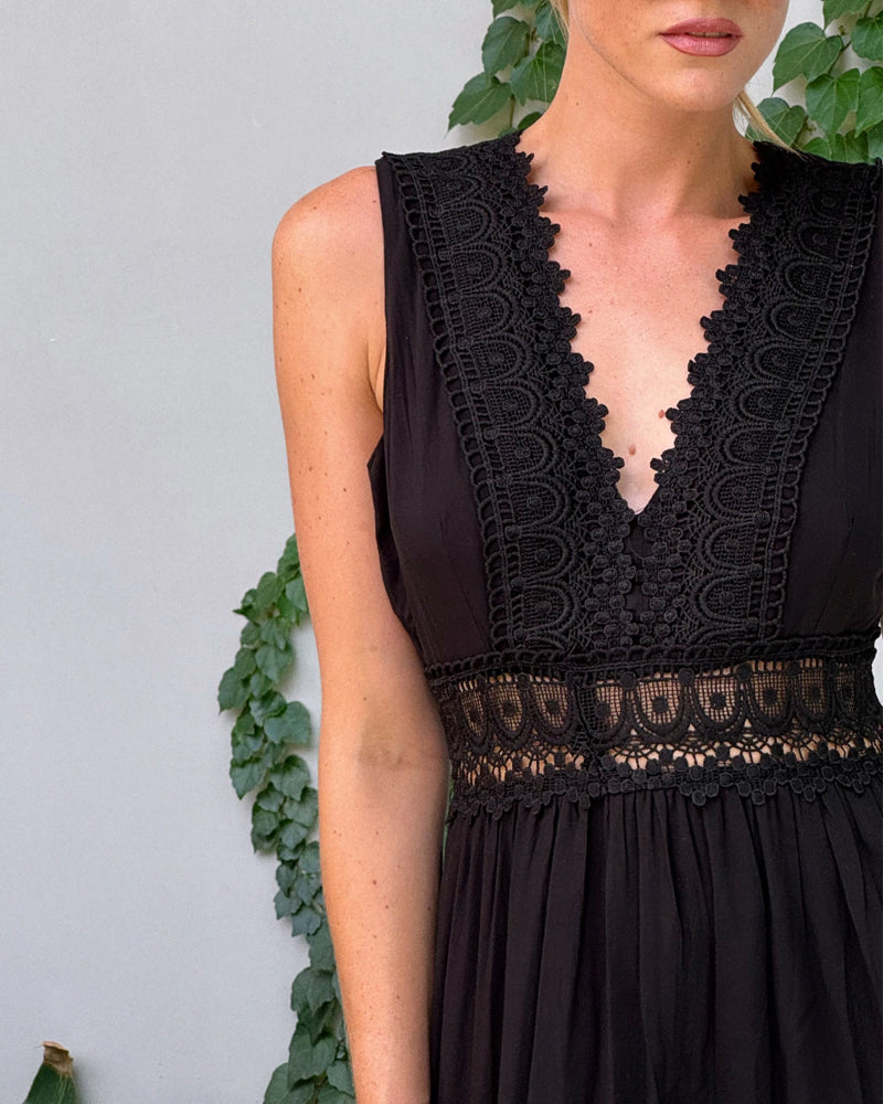 Aurélie | Vestido elegante de encaje con escote en V