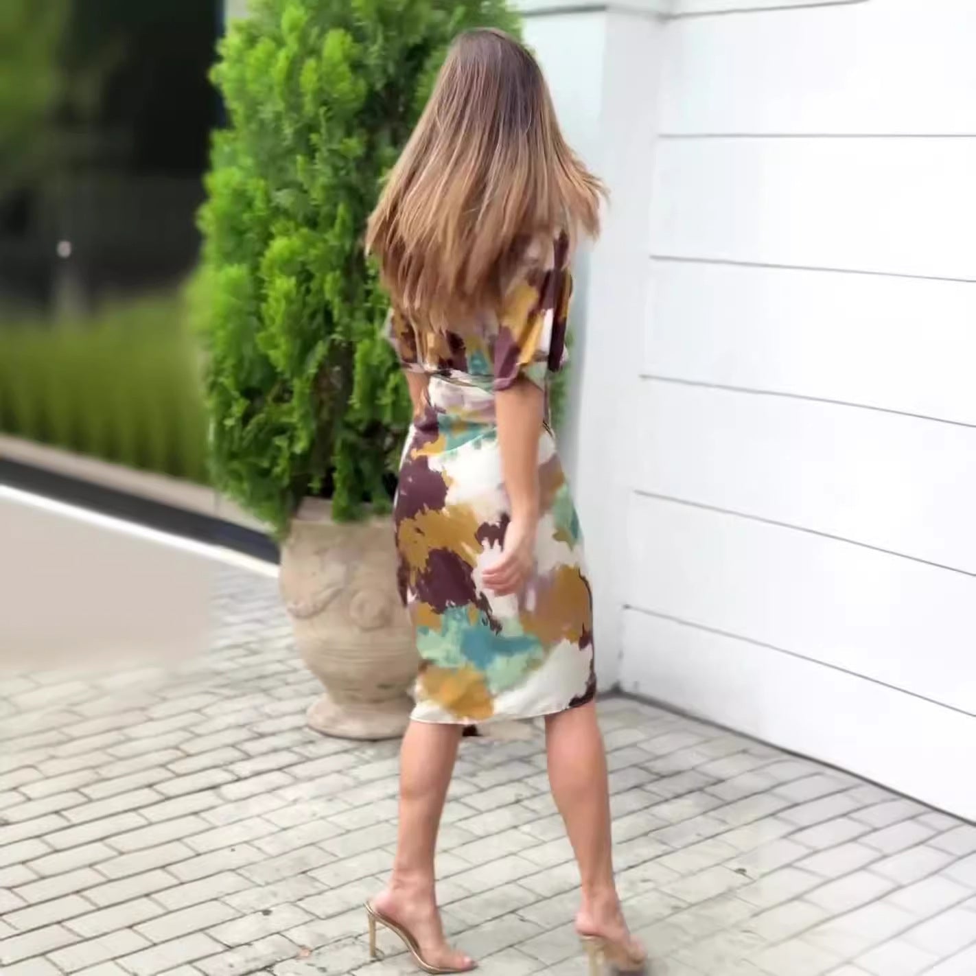 Stefka | Vestido elegante con estampado abstracto, tipo wrap para mujeres