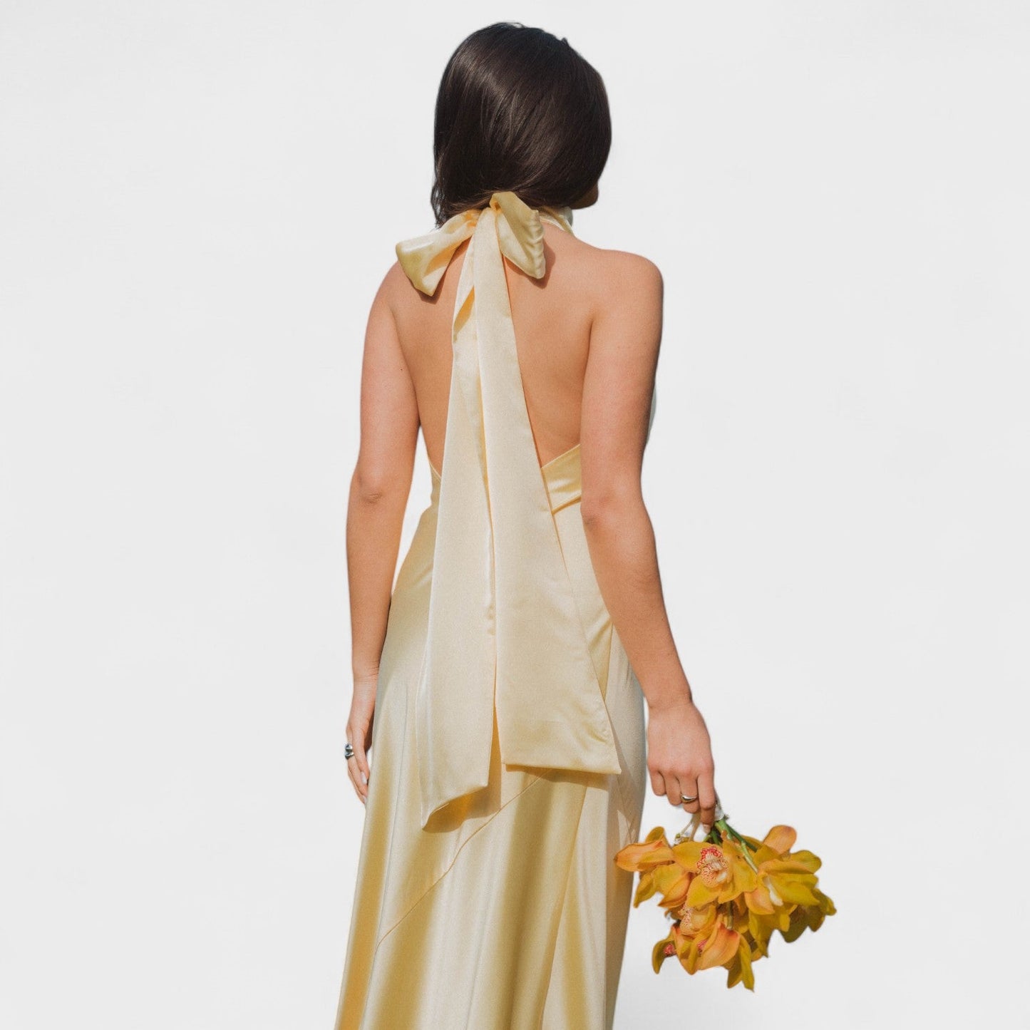 Martina – Vestido Satinado de Lazo