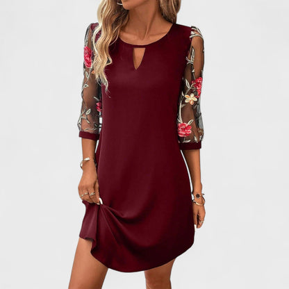 Renata – Vestido Elegante con Mangas Bordadas