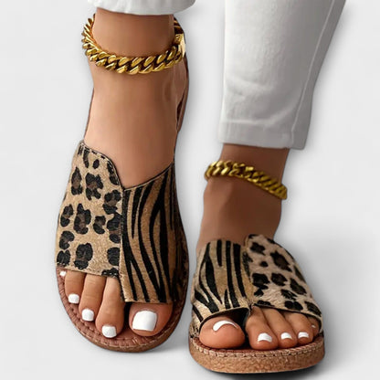 Pantolettes bicolores con estampado de leopardo elegantes