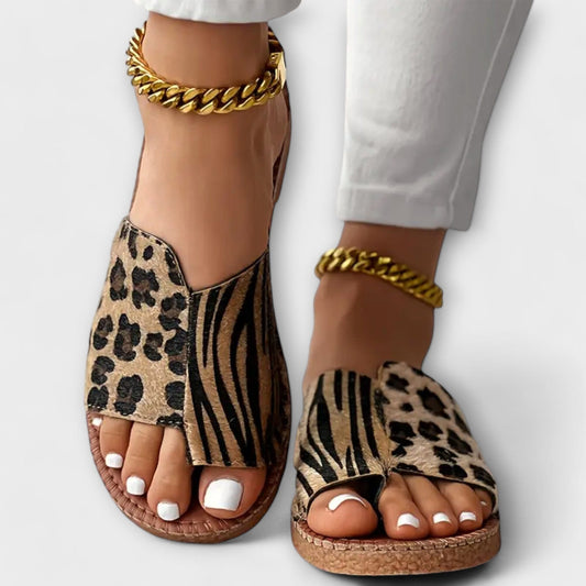 Pantolettes bicolores con estampado de leopardo elegantes