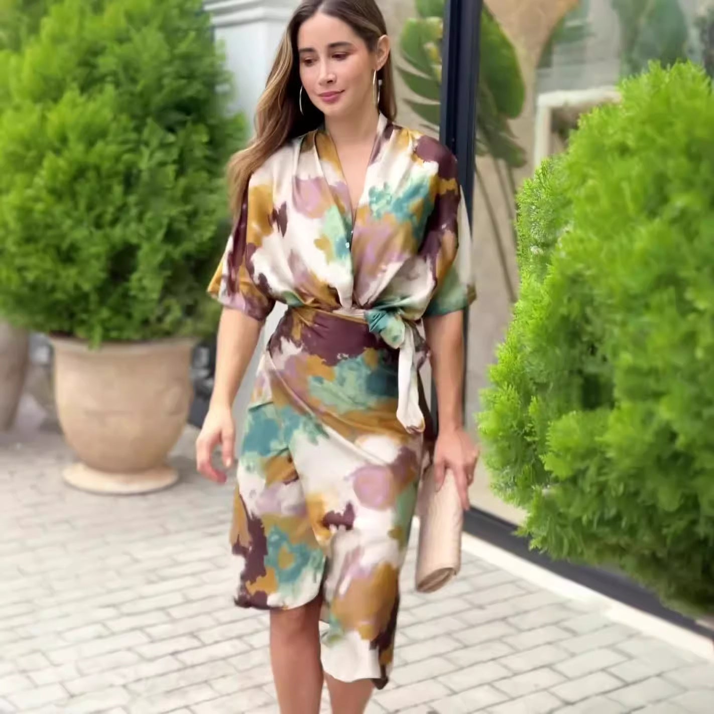 Stefka | Vestido elegante con estampado abstracto, tipo wrap para mujeres