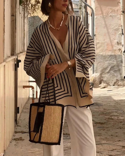 Camisa casual de rayas con aberturas