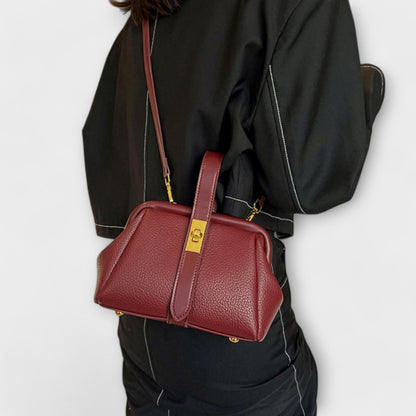 Rita. – Bolso retro