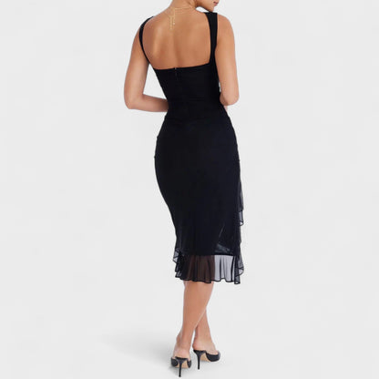 Lucía – El vestido negro que transforma cada mirada