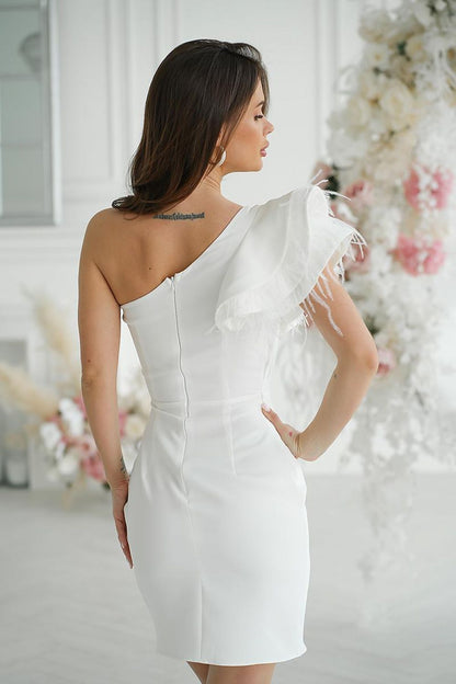 Vestido de noche corto elegante con diseño de un solo hombro