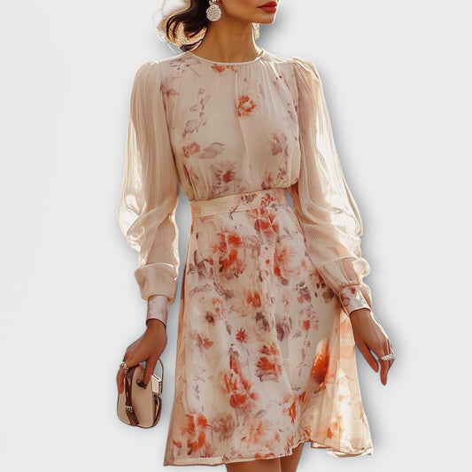 Vestido plisado con estampado floral y mangas cortas
