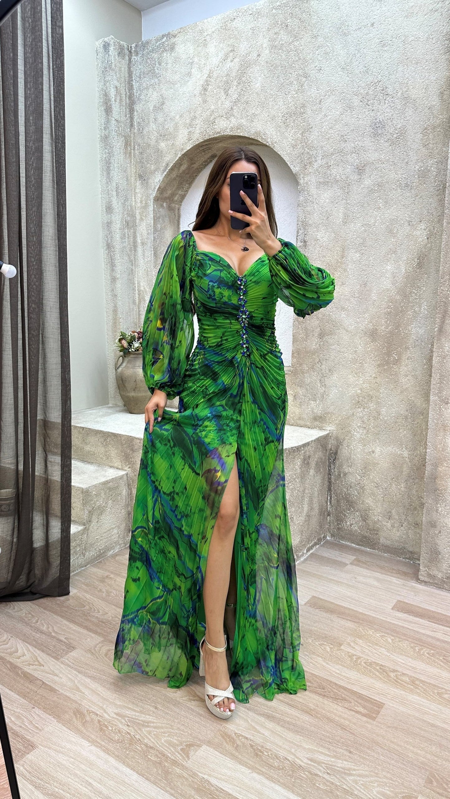 Helena | Vestido Maxi Plisado en Tonos de Puesta de Sol