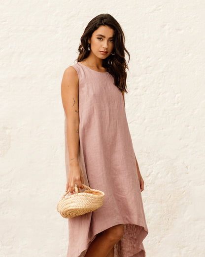 Vestido midi casual sin mangas con bajo asimétrico y estilo moderno