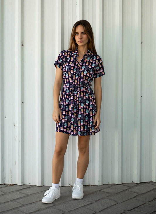 Vestido corto casual con mangas cortas para un mira diario con estilo